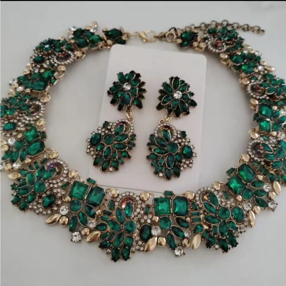Duchessa Catorina's Statement Necklace and Earring Sets - Picture 2 of 10